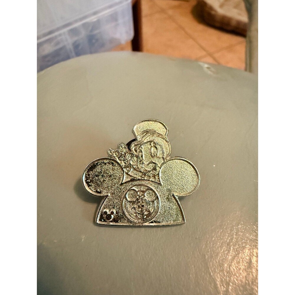 Disney Trading Pin, CHASER, Hidden Mickey, Jiminy Cricket on Mickey Hat